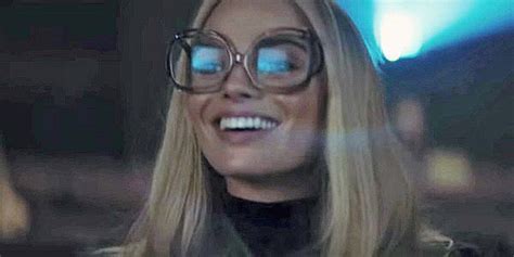 margot robbie sharon tate glasses